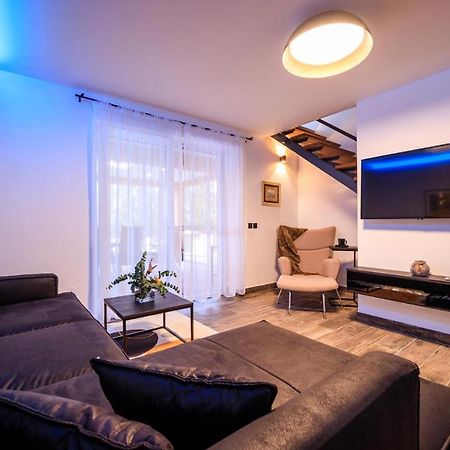 Villa Aljmaš Zewnętrze zdjęcie