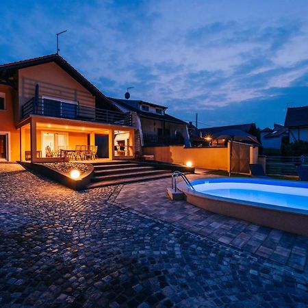 Villa Aljmaš Zewnętrze zdjęcie
