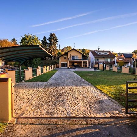 Villa Aljmaš Zewnętrze zdjęcie